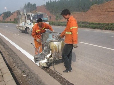 化工園區施劃標線與達州交通設施建設的專業化力量——以達州鑫達交通設施工程公司為例